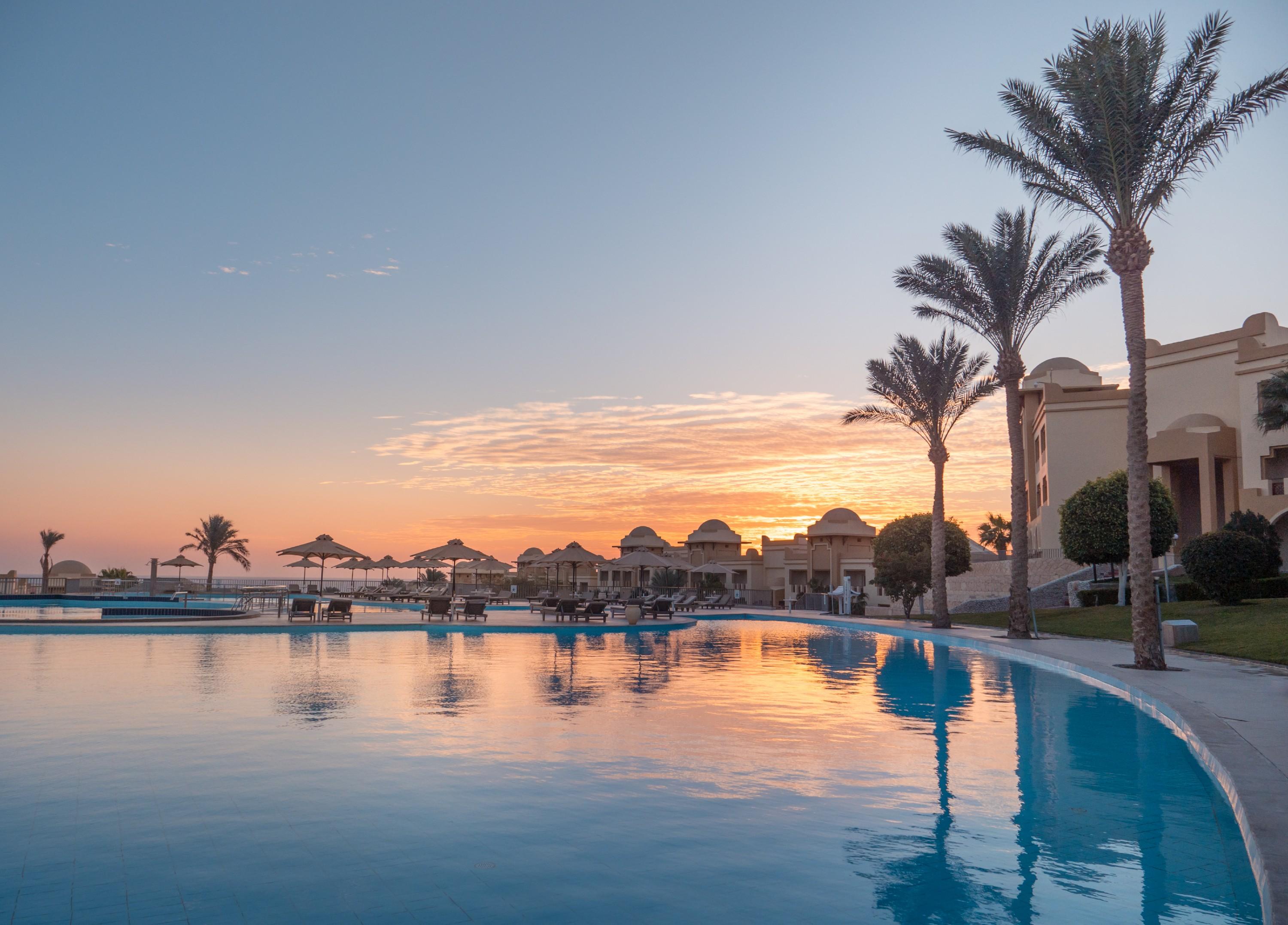 Serenity Alpha Beach - Ex Serenity Makadi Beach Exteriér fotografie Sunrise at the Hilton Sharm El Sheikh