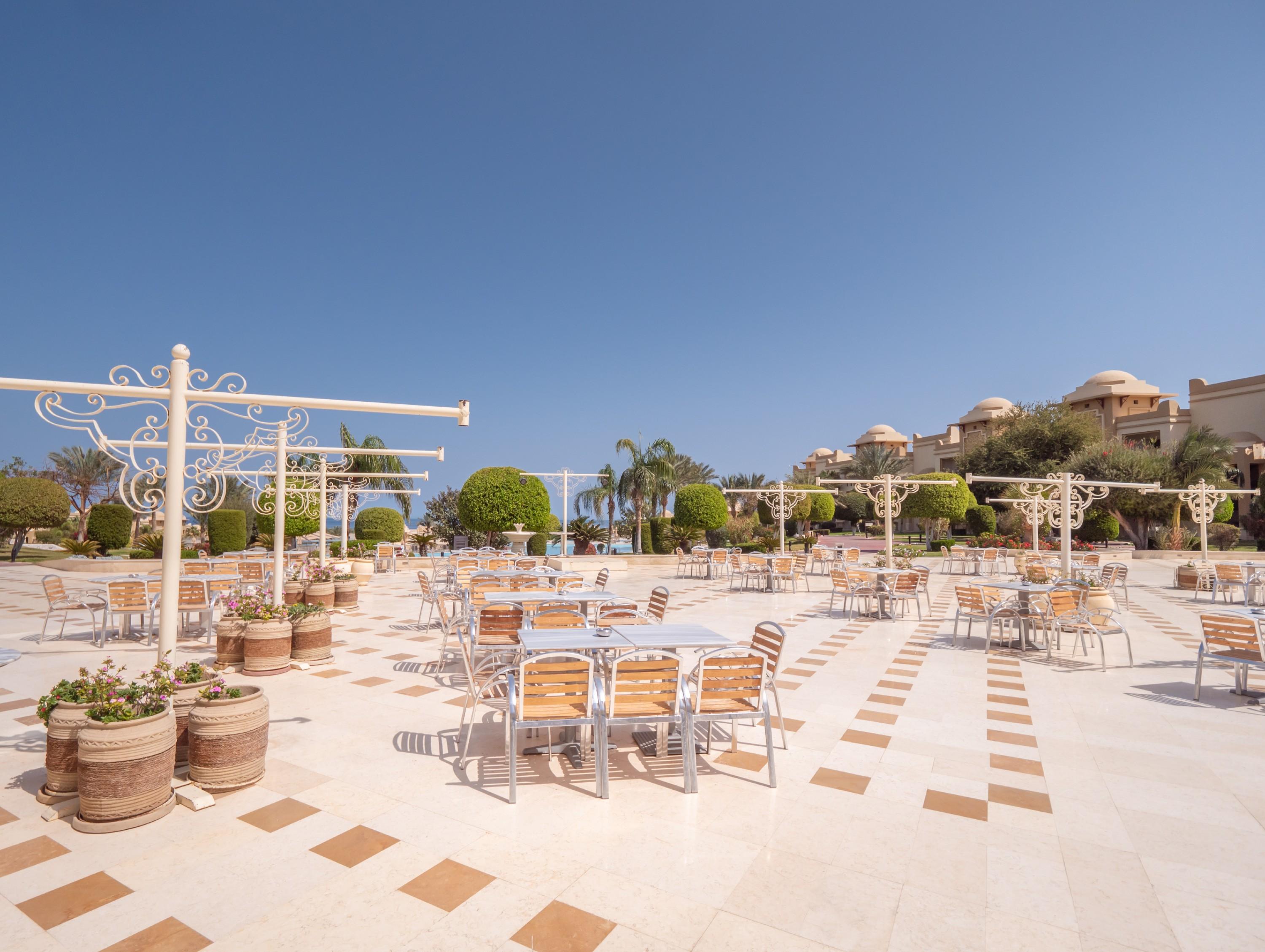 Serenity Alpha Beach - Ex Serenity Makadi Beach Exteriér fotografie The resort's main square